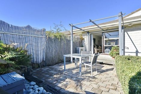 Photo of property in 17 Castile Place, Belfast, Christchurch, 8051