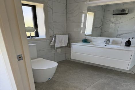 Photo of property in 1 Renown Road, Raumati South, Paraparaumu, 5032