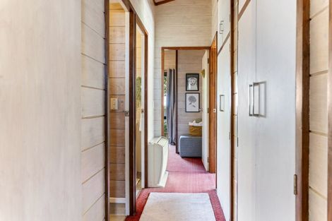 Photo of property in 23 Ambury Place, Merrilands, New Plymouth, 4312