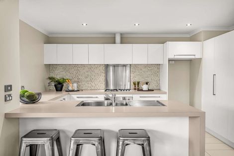 Photo of property in 14a Duna Place, Takaro, Palmerston North, 4412