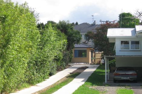 Photo of property in 35b Stottholm Road, Titirangi, Auckland, 0604