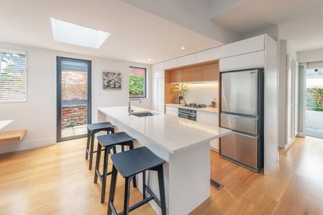 Photo of property in 8 Yale Road, Mount Cook, Wellington, 6021