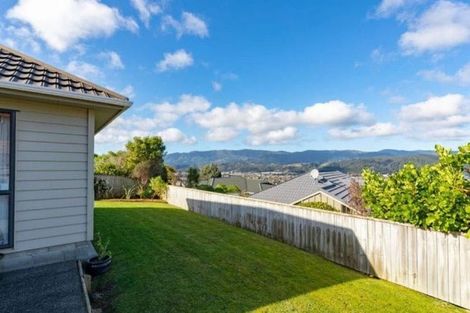 Photo of property in 27 James Nairn Grove, Riverstone Terraces, Upper Hutt, 5018