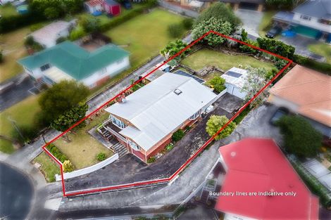 Photo of property in 8 Christina Avenue, Te Atatu South, Auckland, 0602