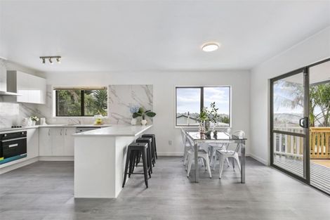 Photo of property in 65 Reynella Drive, Massey, Auckland, 0614