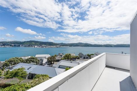 Photo of property in 2u6 Grafton Road, Roseneath, Wellington, 6011