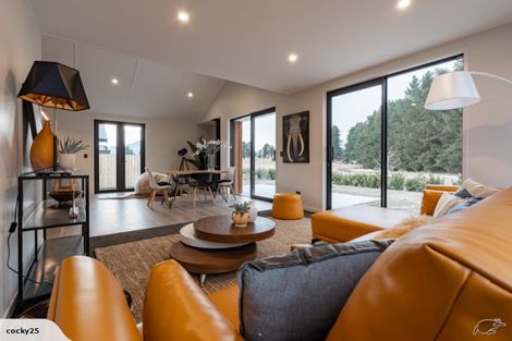 Photo of property in 40 Mount Creighton Crescent, Wanaka, 9305