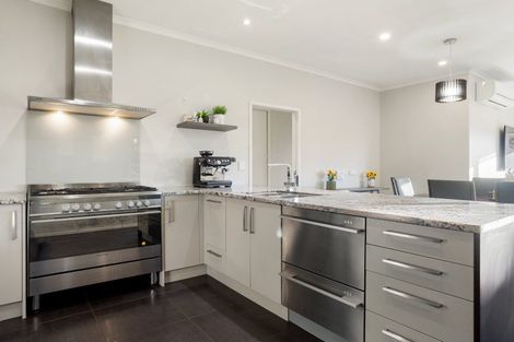 Photo of property in 22 Pointon Glade, Grandview Heights, Hamilton, 3200
