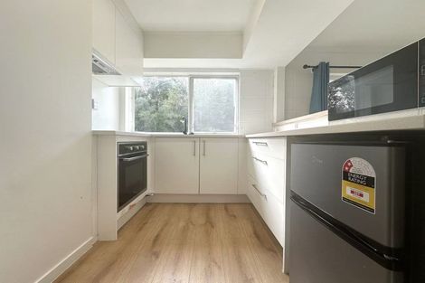 Photo of property in 18 Archers Road, Glenfield, Auckland, 0629