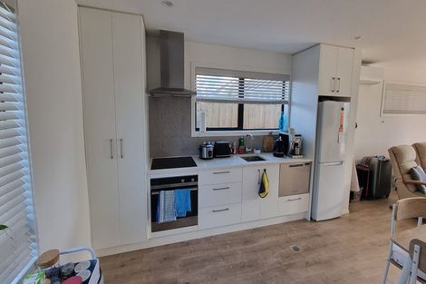 Photo of property in 2/12 Enderby Drive, Te Atatu Peninsula, Auckland, 0610