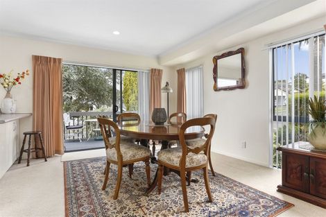 Photo of property in 3 San Pablo Way, Henderson, Auckland, 0612