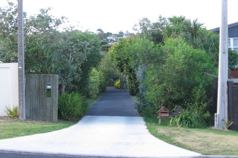 Photo of property in 31 Ellangowan Road, Waiake, Auckland, 0630