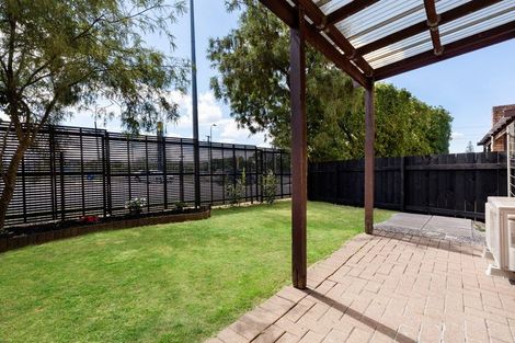 Photo of property in 3/4 Charlenne Close, Ranui, Auckland, 0612