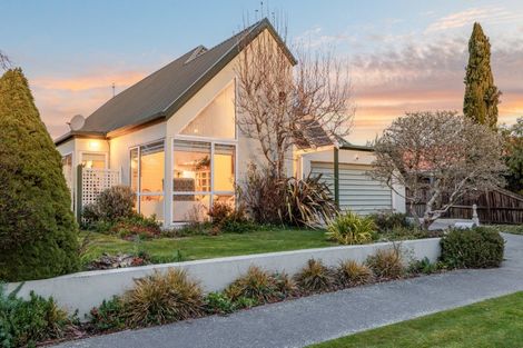 Photo of property in 46 Westgrove Avenue, Avonhead, Christchurch, 8042