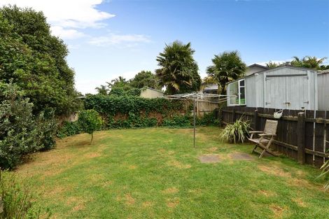 Photo of property in 6 Cemetery Road, Waiuku, 2123
