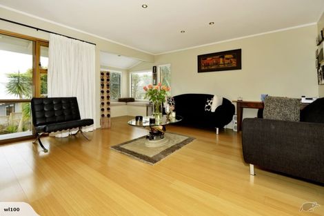 Photo of property in 15 Sunnynook Road, Forrest Hill, Auckland, 0620