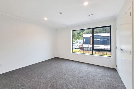 Photo of property in 11 Joseph Bolton Crescent, Trentham, Upper Hutt, 5018