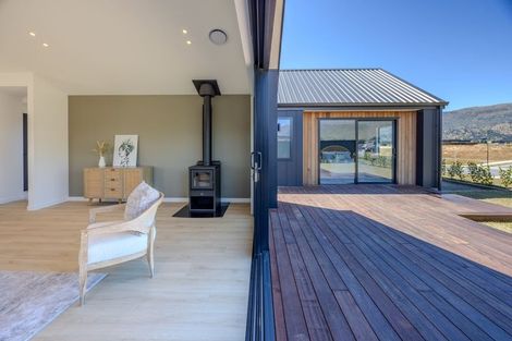 Photo of property in 3 Mason Street, Wanaka, 9305