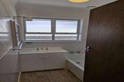 Photo of property in 20 Alberta Road, Glen Avon, New Plymouth, 4312