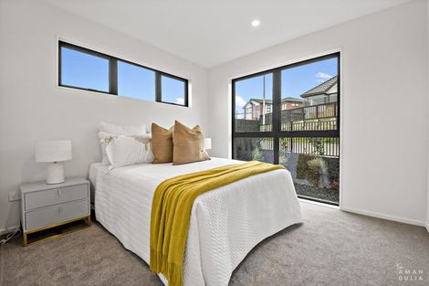 Photo of property in 15 Mara Way, Sunnyvale, Auckland, 0612
