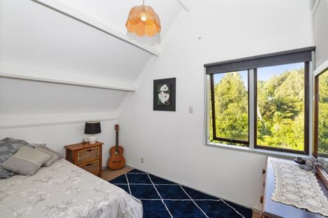 Photo of property in 211 Shaw Road, Titirangi, Auckland, 0604