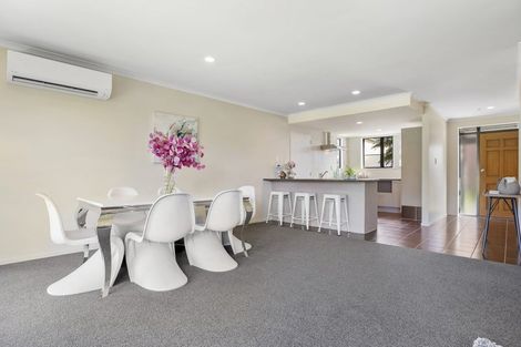 Photo of property in 16 Secoia Crescent, Mangere, Auckland, 2022