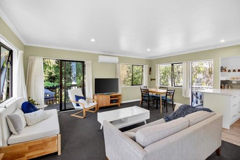 Photo of property in 2/43 Sabulite Road, Kelston, Auckland, 0602