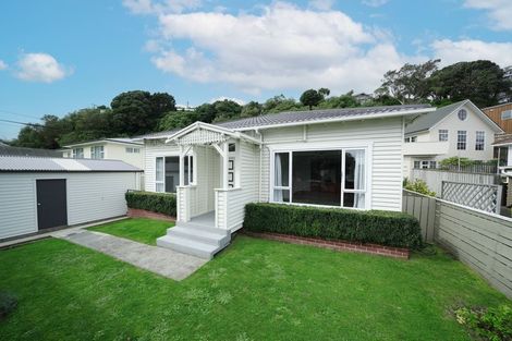 Photo of property in 70 Para Street, Miramar, Wellington, 6022