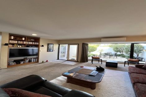 Photo of property in Highwic, 32u2 Hobson Street, Thorndon, Wellington, 6011