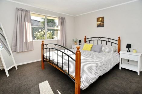 Photo of property in 10 Salford Avenue, Redwood, Christchurch, 8051