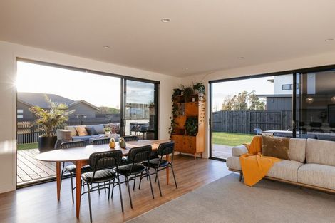Photo of property in 8 Kuakua Close, Papamoa Beach, Papamoa, 3118