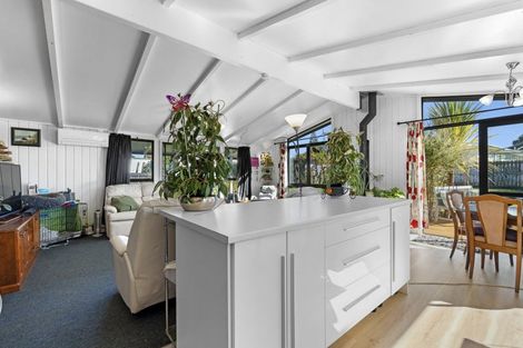 Photo of property in 5 Camellia Avenue, Bell Block, New Plymouth, 4312