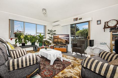 Photo of property in 12 Hinerau Street, Henderson, Auckland, 0612