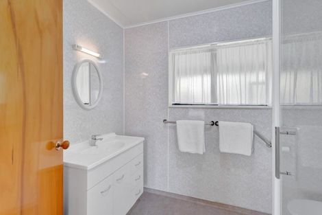 Photo of property in 16 Hussey Street, Oakura, 4314