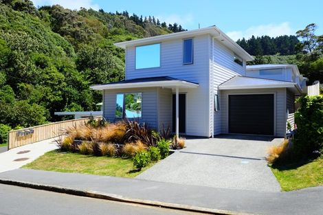 Photo of property in 102u1 Chester Road, Tawa, Wellington, 5028