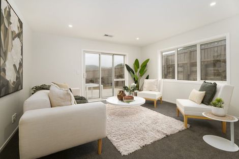 Photo of property in 1 Pine Hill Rise, Glenside, Wellington, 6037