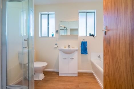 Photo of property in 32 Kingsley Street, Stokes Valley, Lower Hutt, 5019