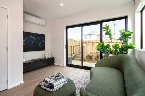 Photo of property in 11 Whati Lane, Henderson, Auckland, 0612
