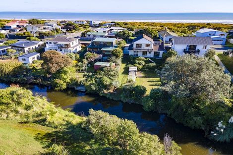 Photo of property in 12 Moana Street, Otaki Beach, Otaki, 5512