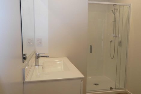 Photo of property in 2/504 Don Buck Road, Massey, Auckland, 0614