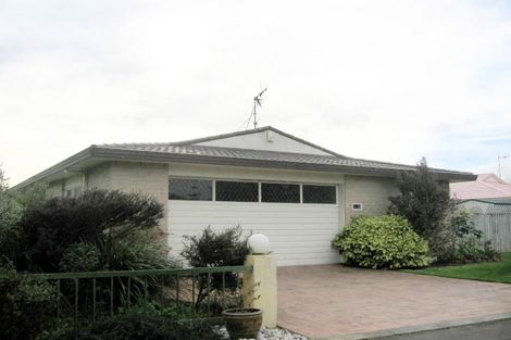 Photo of property in 8 Meredith Way, Paraparaumu Beach, Paraparaumu, 5032