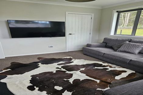 Photo of property in 837 Ararimu Valley Road, Helensville, Waimauku, 0882