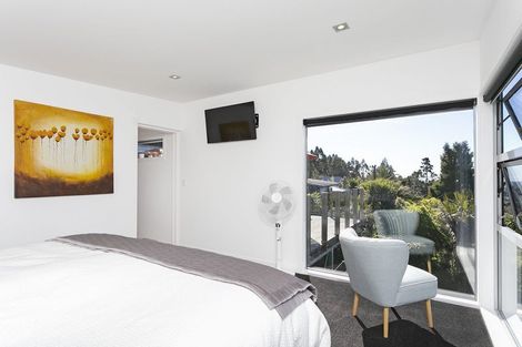 Photo of property in 58 Kopiko Road, Titirangi, Auckland, 0604