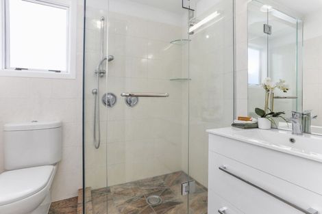 Photo of property in 3 Muir Avenue, Mangere Bridge, Auckland, 2022