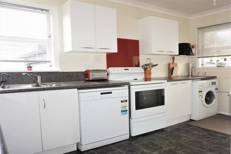 Photo of property in 35 Graham Street, Levin, 5510