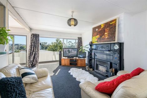 Photo of property in 4 Marie Crescent, Te Atatu South, Auckland, 0610