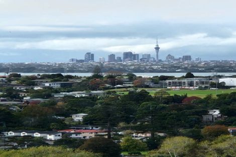 Photo of property in 1 Buscomb Avenue, Henderson, Auckland, 0610