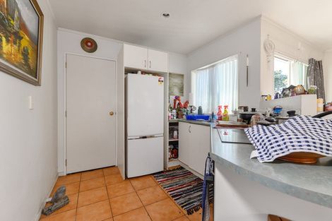 Photo of property in 60 Hewlett Road, Massey, Auckland, 0614