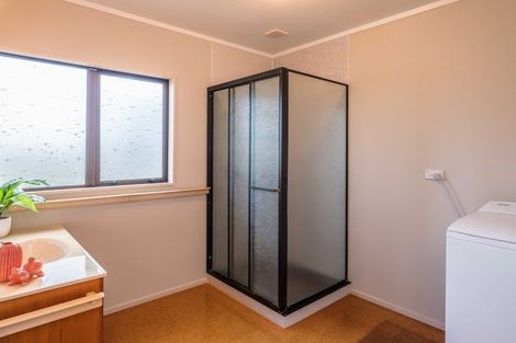 Photo of property in 115 Seaview Road, Paraparaumu Beach, Paraparaumu, 5032