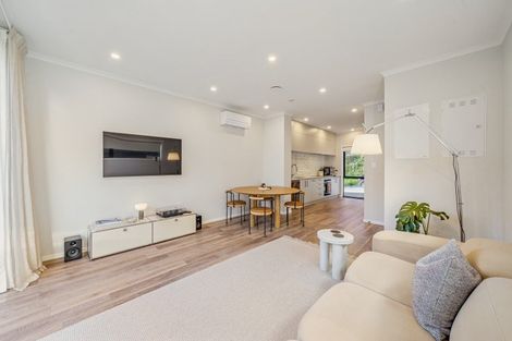 Photo of property in 18 Joseph Bolton Crescent, Wallaceville, Upper Hutt, 5018